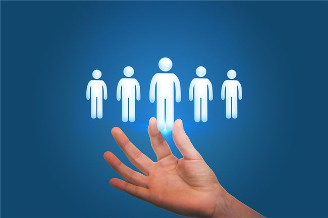 深圳十大獵頭公司：全國(guó)鋰電池行業(yè)總產(chǎn)值**突破萬(wàn)億！